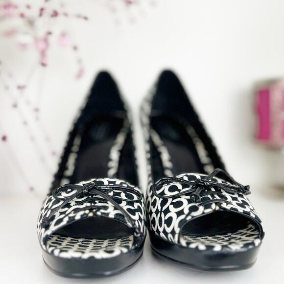 Coach Corey Monogram Signature Peep Toe Platform Heels Pumps Black White Size 8 - Picture 4 of 14